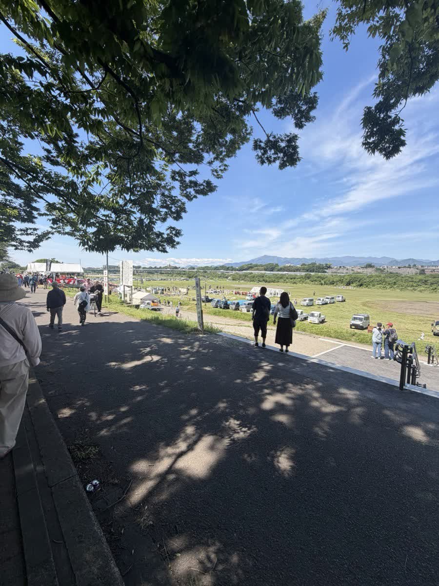 田んぼ道を歩く