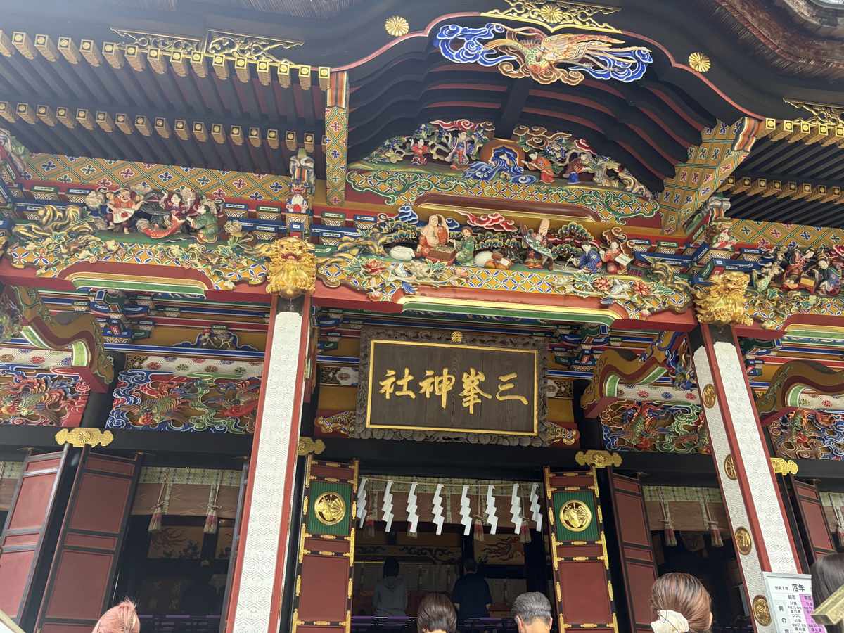 三峯神社の所要時間と夏の気温を50代が実測｜犬連れ不可・駐車場・パワースポットの回り方